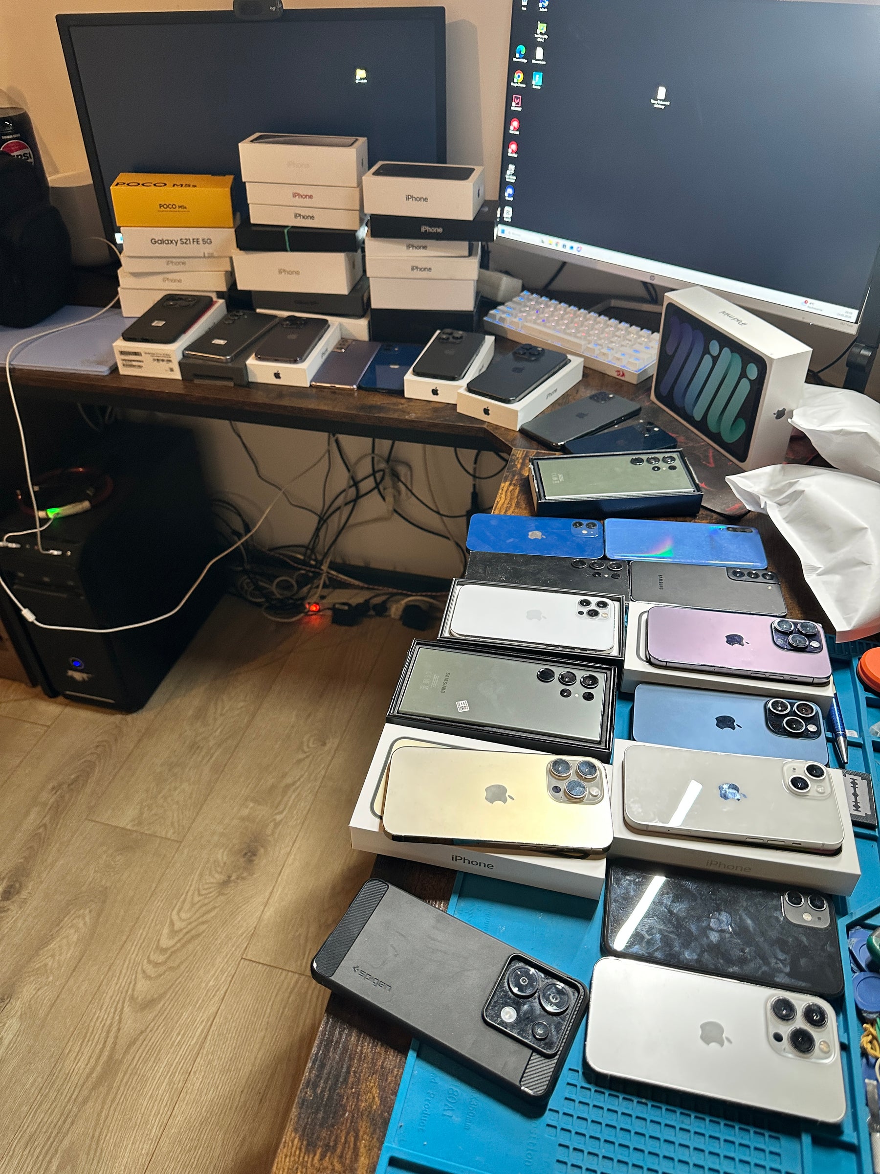 iPhone'y przygotowane do sprzedaży